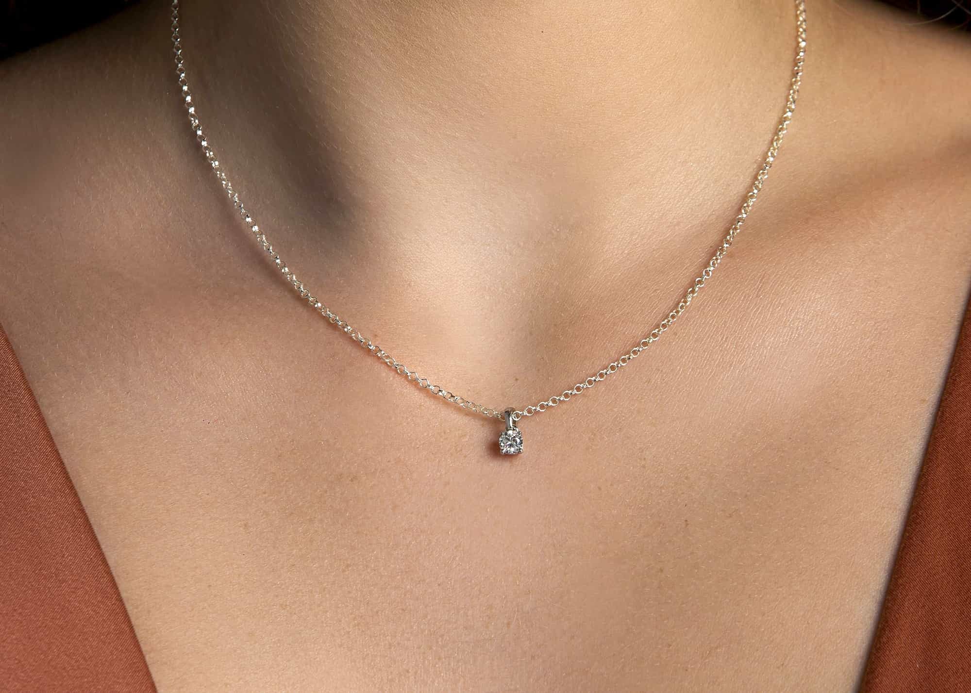 2-solitaire-diamond-pendant-md.jpg