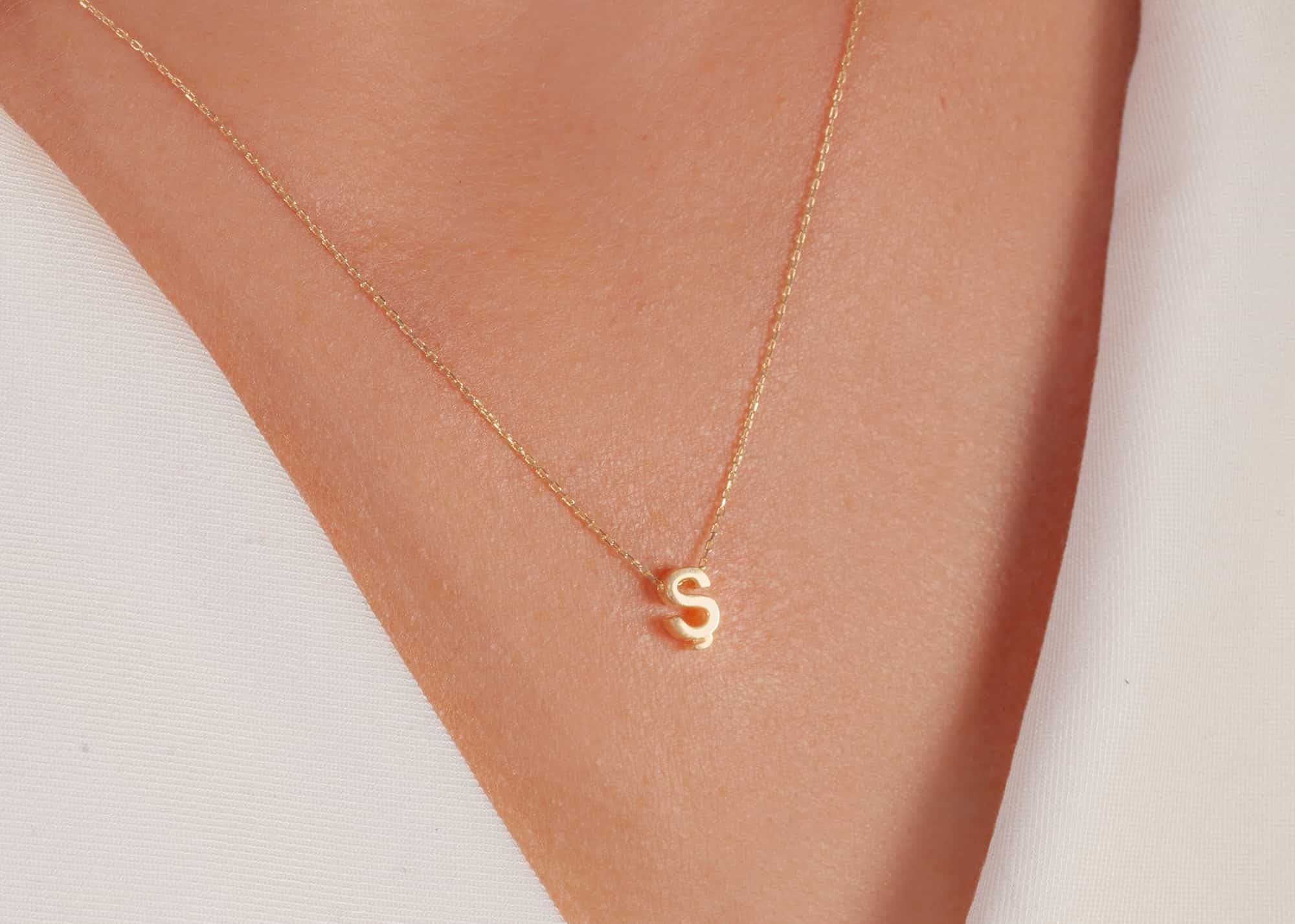 7-initial-letter-pendant-md.jpg